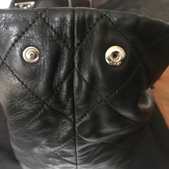 SOLD!Authentic Chanel Large Quilted Lambskin Tote - Picture 5 of 8